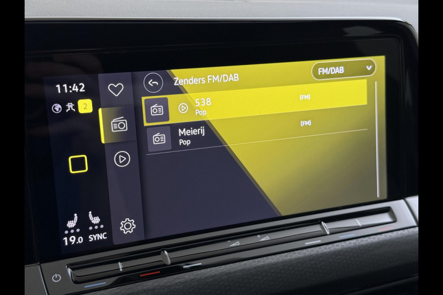 Volkswagen Golf 1.4 eHybrid GTE VAN: 27.900,- VOOR: 25.877,- UW WKVOORDEEL: 2.023,- | PHEV 245PK | 32.000 KM! | PANO | HEAD-UP DISPLAY | KEYLESS | IQ LED MATRIX | WINTERPAKKET | CAMERA | ADAPTIEVE CRUISE CONTROL | DODEHOEKDETECTIE | ALL SEASONS | FULL OPTIONS | RIJKLAAR + 12 MND BOVAG GARANTIE