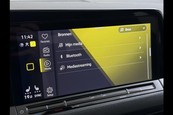 Volkswagen Golf 1.4 eHybrid GTE VAN: 27.900,- VOOR: 25.877,- UW WKVOORDEEL: 2.023,- | PHEV 245PK | 32.000 KM! | PANO | HEAD-UP DISPLAY | KEYLESS | IQ LED MATRIX | WINTERPAKKET | CAMERA | ADAPTIEVE CRUISE CONTROL | DODEHOEKDETECTIE | ALL SEASONS | FULL OPTIONS | RIJKLAAR + 12 MND BOVAG GARANTIE