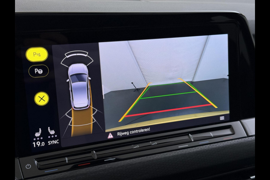 Volkswagen Golf 1.4 eHybrid GTE VAN: 27.900,- VOOR: 25.877,- UW WKVOORDEEL: 2.023,- | PHEV 245PK | 32.000 KM! | PANO | HEAD-UP DISPLAY | KEYLESS | IQ LED MATRIX | WINTERPAKKET | CAMERA | ADAPTIEVE CRUISE CONTROL | DODEHOEKDETECTIE | ALL SEASONS | FULL OPTIONS | RIJKLAAR + 12 MND BOVAG GARANTIE