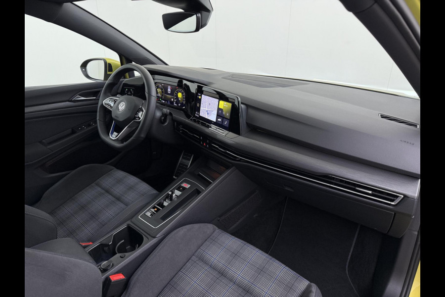 Volkswagen Golf 1.4 eHybrid GTE VAN: 27.900,- VOOR: 25.877,- UW WKVOORDEEL: 2.023,- | PHEV 245PK | 32.000 KM! | PANO | HEAD-UP DISPLAY | KEYLESS | IQ LED MATRIX | WINTERPAKKET | CAMERA | ADAPTIEVE CRUISE CONTROL | DODEHOEKDETECTIE | ALL SEASONS | FULL OPTIONS | RIJKLAAR + 12 MND BOVAG GARANTIE