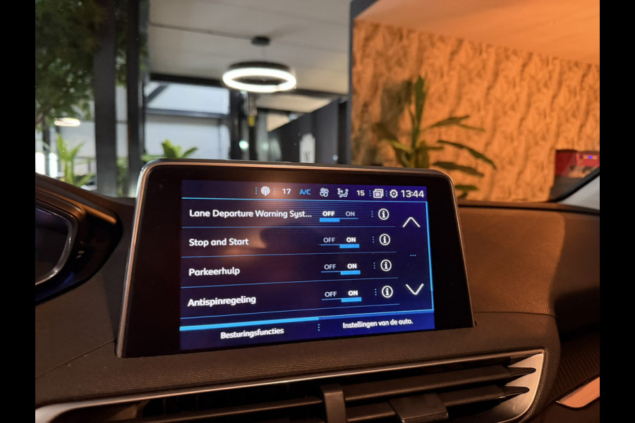 Peugeot 5008 1.2 Allure|7 Zitplaatsen|Nieuwe distributieriem|Automaat|i-Cockpit|CarPlay|Lane Assist|LED|Rijklaar