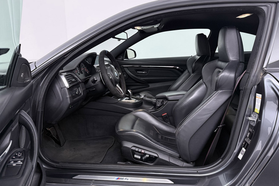 BMW 4 Serie Coupé M4 Competition (Dealer Onderhouden, FULL CARBON, Addapt Onderstel, Camera, StoelV, Lane Assist, Memory stoelen)