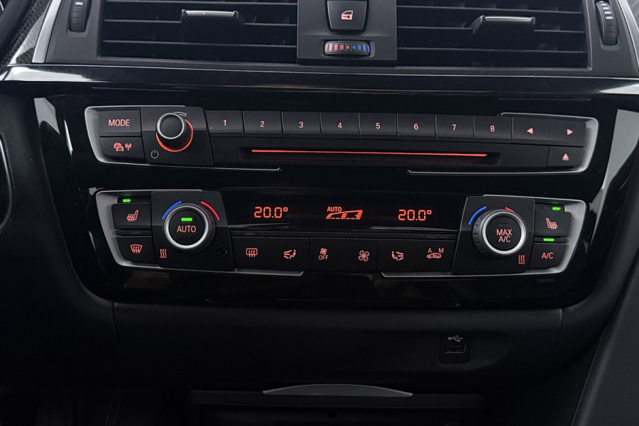 BMW 4 Serie Coupé M4 Competition (Dealer Onderhouden, FULL CARBON, Addapt Onderstel, Camera, StoelV, Lane Assist, Memory stoelen)