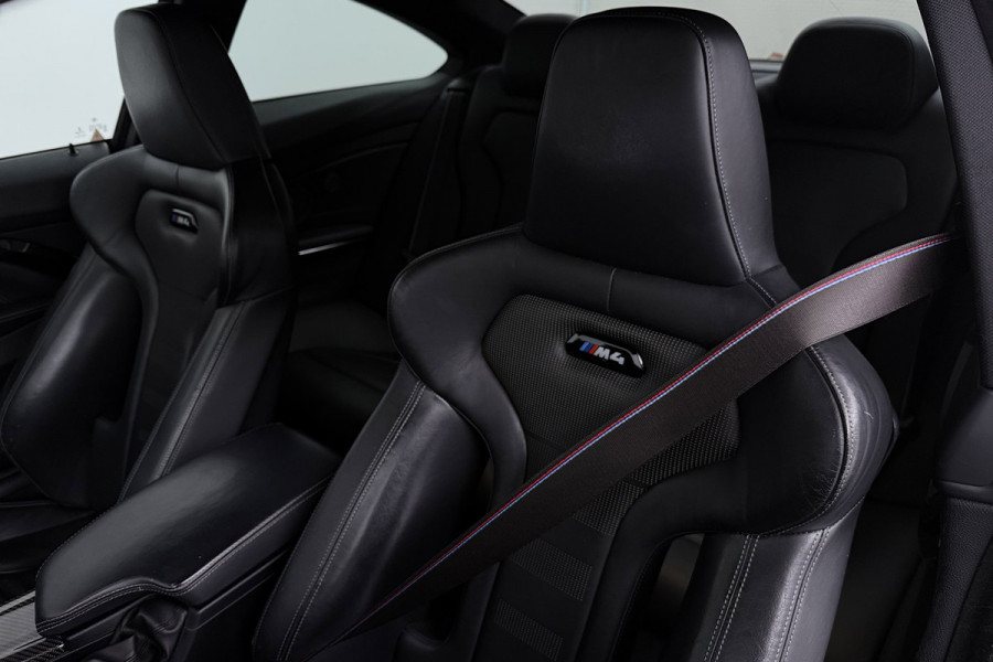BMW 4 Serie Coupé M4 Competition (Dealer Onderhouden, FULL CARBON, Addapt Onderstel, Camera, StoelV, Lane Assist, Memory stoelen)