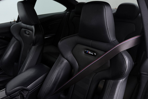 BMW 4 Serie Coupé M4 Competition (Dealer Onderhouden, FULL CARBON, Addapt Onderstel, Camera, StoelV, Lane Assist, Memory stoelen)