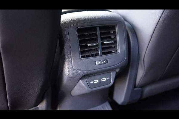 Volkswagen T-Roc R-Line 1.5 TSI AUTOMAAT|ACC|CAMERA|FULL LED|IQ LIGHT|KEYLESS|NAVIGATIE|TREKHAAK|VIRTUEEL