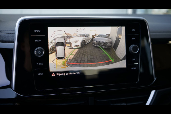 Volkswagen T-Roc R-Line 1.5 TSI AUTOMAAT|ACC|CAMERA|FULL LED|IQ LIGHT|KEYLESS|NAVIGATIE|TREKHAAK|VIRTUEEL