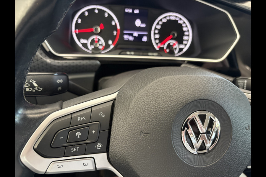 Volkswagen T-Cross 1.0 TSI Style Airco - Parkeersensoren - Navigatie - Licht metalen velgen 17 inch - Dodehoek detector - Dakrails - Bluetooth - Cruise control - Led verlichting - Radio - Start/stop systeem - Stuur multifunc - Elektrische ramen