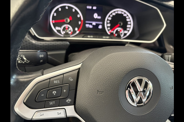 Volkswagen T-Cross 1.0 TSI Style Airco - Parkeersensoren - Navigatie - Licht metalen velgen 17 inch - Dodehoek detector - Dakrails - Bluetooth - Cruise control - Led verlichting - Radio - Start/stop systeem - Stuur multifunc - Elektrische ramen