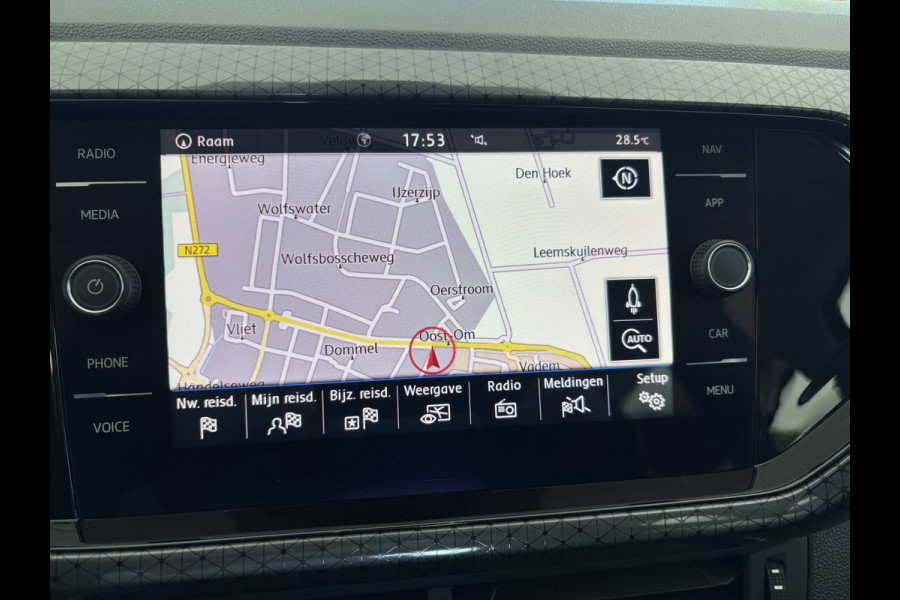Volkswagen T-Cross 1.0 TSI Style Airco - Parkeersensoren - Navigatie - Licht metalen velgen 17 inch - Dodehoek detector - Dakrails - Bluetooth - Cruise control - Led verlichting - Radio - Start/stop systeem - Stuur multifunc - Elektrische ramen