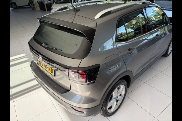 Volkswagen T-Cross 1.0 TSI Style Airco - Parkeersensoren - Navigatie - Licht metalen velgen 17 inch - Dodehoek detector - Dakrails - Bluetooth - Cruise control - Led verlichting - Radio - Start/stop systeem - Stuur multifunc - Elektrische ramen