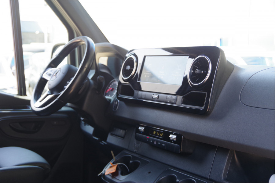 Mercedes-Benz Sprinter 519 3.0 CDI V6 L2H2 AUT. N1! DUBBELLUCHT, LED, 360 CAMERA, 3.5T TREKHAAK, LEDER, MBUX 10'', CRUISE, NAVI, CLIMA,