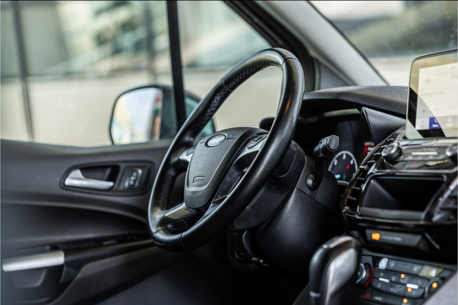 Ford Transit Connect 1.5 EcoBlue L2 120 PK Limited AUT | Bi-Xenon | Camera | CarPlay | Navigatie | Climatronic | Inklapbare spiegels | Trekhaak | DAB | NL Auto | NAP Logisch | Nieuwe APK | Euro 6