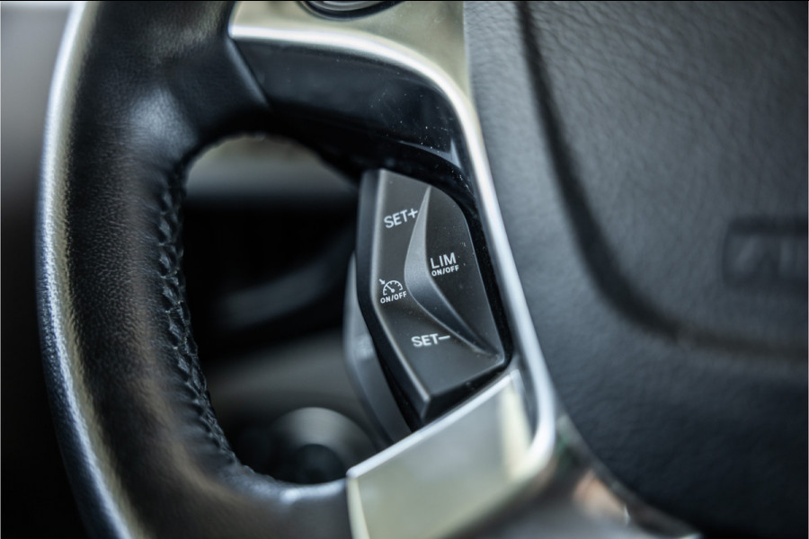 Ford Transit Connect 1.5 EcoBlue L2 120 PK Limited AUT | Bi-Xenon | Camera | CarPlay | Navigatie | Climatronic | Inklapbare spiegels | Trekhaak | DAB | NL Auto | NAP Logisch | Nieuwe APK | Euro 6