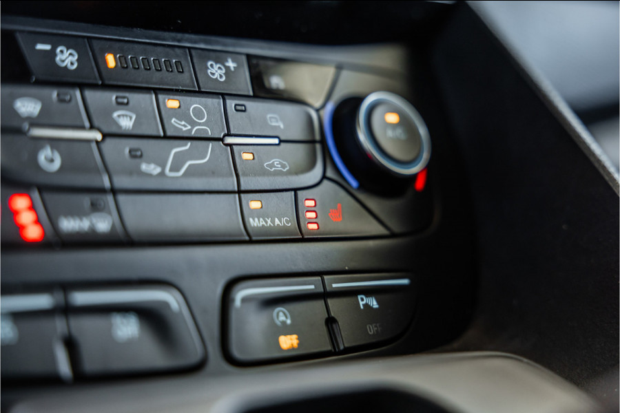 Ford Transit Connect 1.5 EcoBlue L2 120 PK Limited AUT | Bi-Xenon | Camera | CarPlay | Navigatie | Climatronic | Inklapbare spiegels | Trekhaak | DAB | NL Auto | NAP Logisch | Nieuwe APK | Euro 6