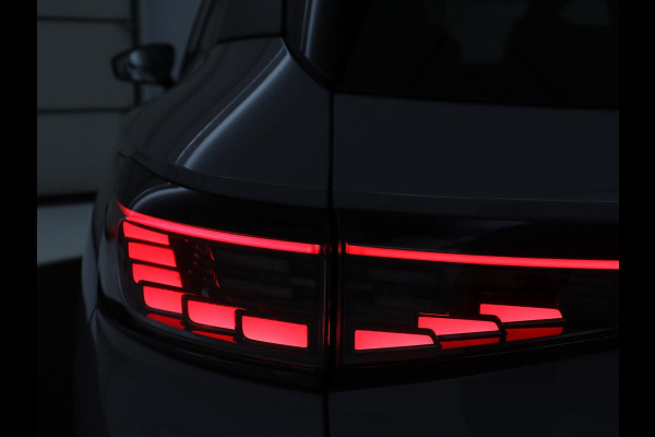 Volkswagen ID.4 Tech 77 kWh | SOH 92,2% | Panorama | 360 Camera | Head up | Virtual cockpit | Sfeerverlichting | Stoel/Stuurverwarming | Adaptive cruise | Carplay | Traffic assist | Climate control | Half leder/velours