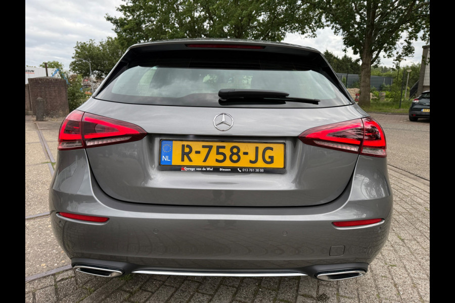 Mercedes-Benz A-Klasse 180 Premium Plus 18 INCH-AMG NAVI CARPLAY LEDER