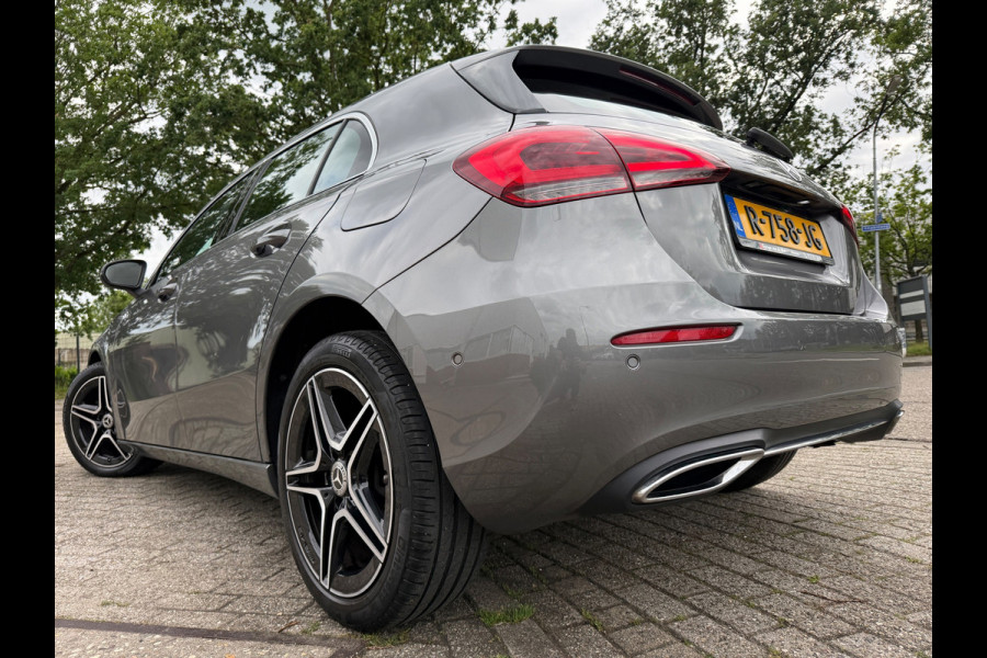 Mercedes-Benz A-Klasse 180 Premium Plus 18 INCH-AMG NAVI CARPLAY LEDER
