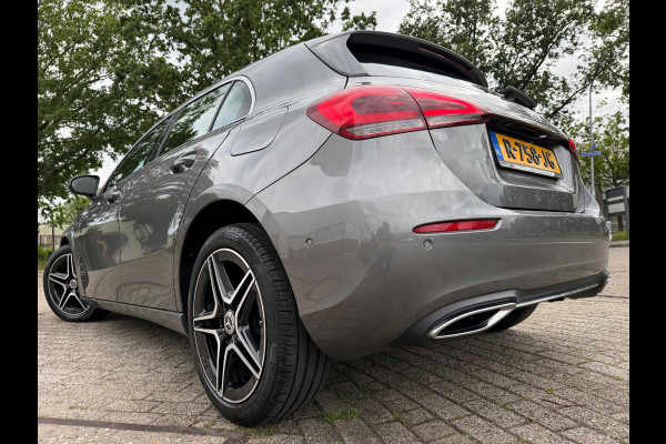 Mercedes-Benz A-Klasse 180 Premium Plus 18 INCH-AMG NAVI CARPLAY LEDER