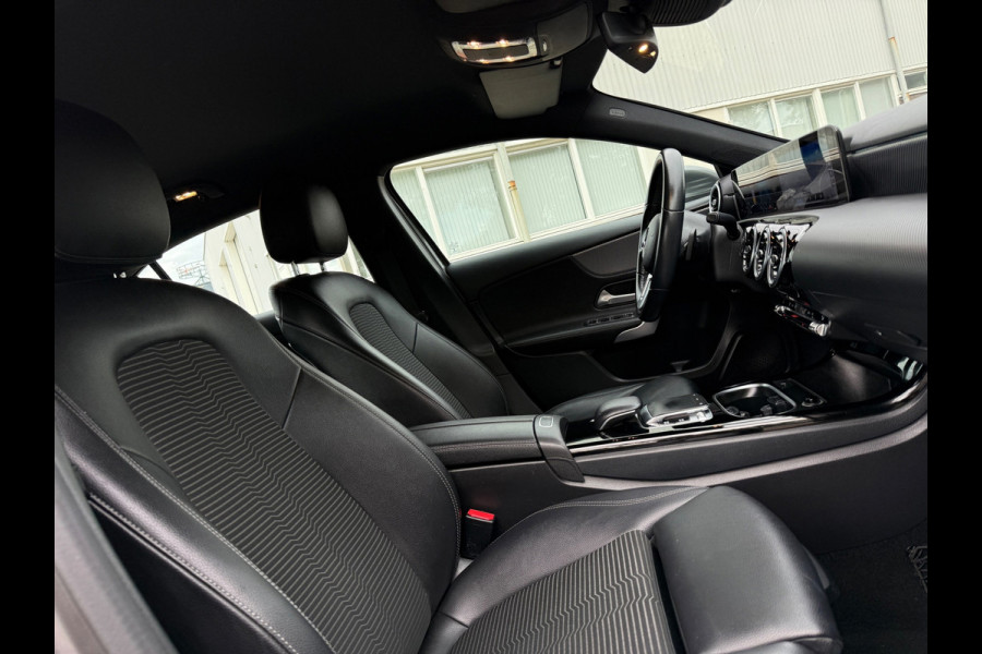 Mercedes-Benz A-Klasse 180 Premium Plus 18 INCH-AMG NAVI CARPLAY LEDER