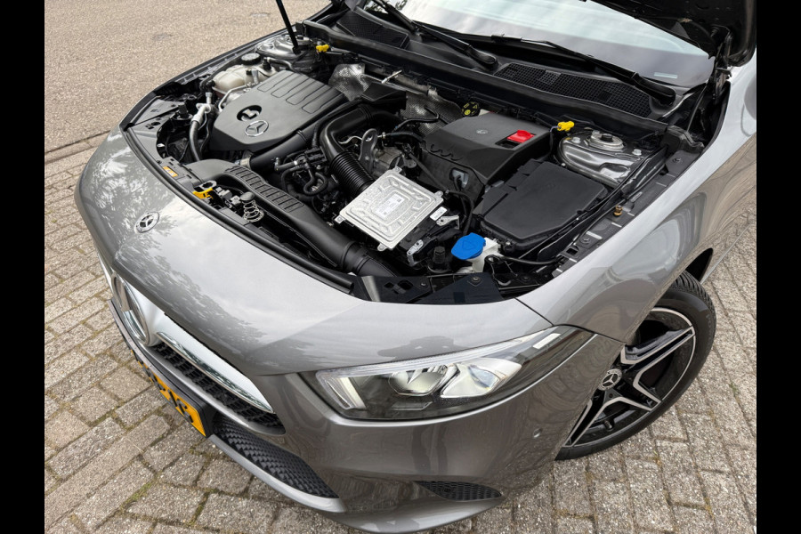 Mercedes-Benz A-Klasse 180 Premium Plus 18 INCH-AMG NAVI CARPLAY LEDER