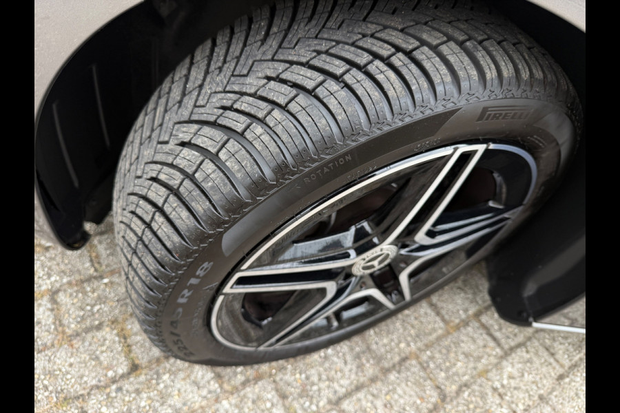 Mercedes-Benz A-Klasse 180 Premium Plus 18 INCH-AMG NAVI CARPLAY LEDER