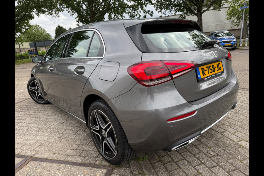 Mercedes-Benz A-Klasse 180 Premium Plus 18 INCH-AMG NAVI CARPLAY LEDER