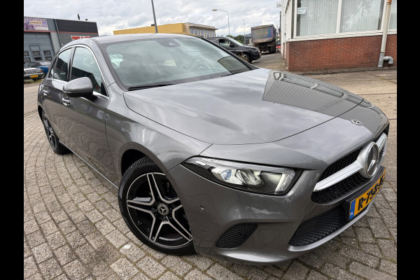 Mercedes-Benz A-Klasse 180 Premium Plus 18 INCH-AMG NAVI CARPLAY LEDER