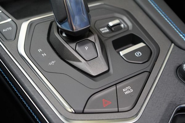 Lynk & Co 01 1.5 | Zwart optiek | Panoramadak | Navigatie | Memory | Apple CarPlay