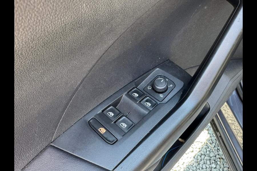 Volkswagen T-Cross TSI 110PK DSG LIFE CARPLAY/ACC/PARKEERSENSOREN