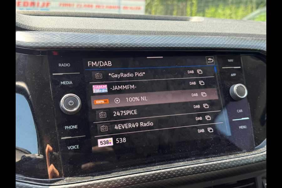 Volkswagen T-Cross TSI 110PK DSG LIFE CARPLAY/ACC/PARKEERSENSOREN