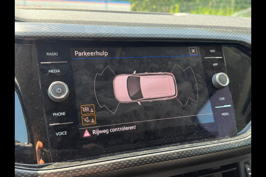 Volkswagen T-Cross TSI 110PK DSG LIFE CARPLAY/ACC/PARKEERSENSOREN