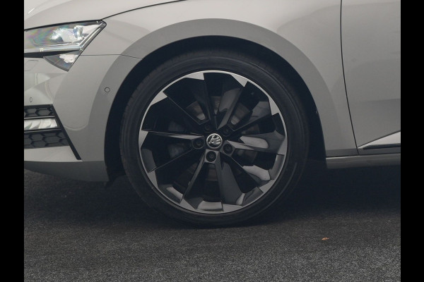 Škoda Superb Combi 1.4 TSI iV Sportline Business PHEV 218pk Dealer O.H. | Trekhaak Af Fabriek | Panodak | Adaptive Cruise | Canton Audio | 360 Camera | Alcantara Sportstoelen Memory & Verwarmd | Sfeerverlichting | Blis | Keyless | Plug In Hybrid |
