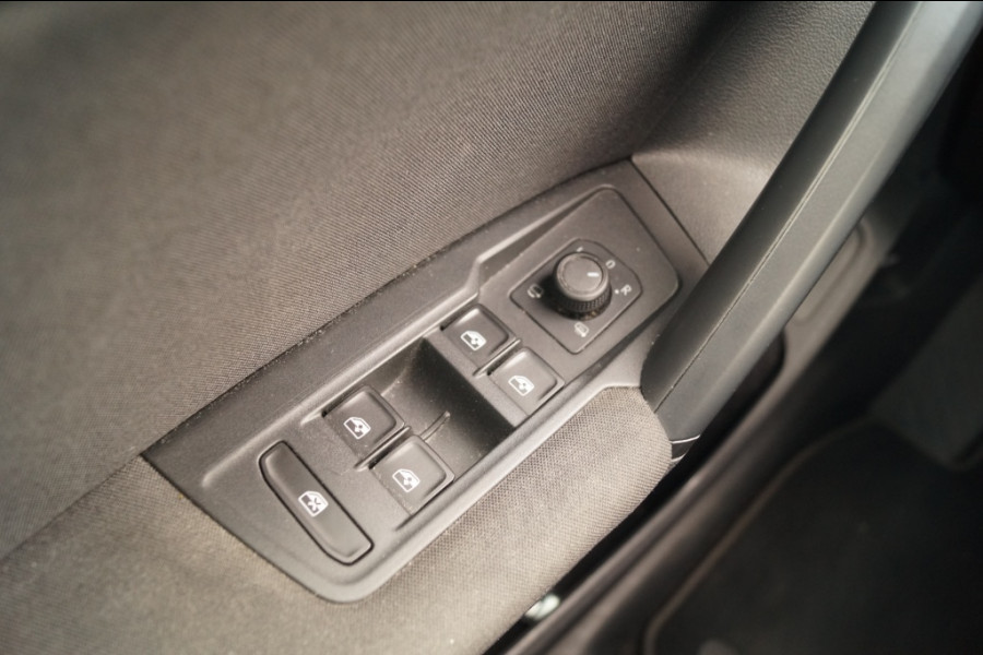 Volkswagen Tiguan 1.5 TSI 150pk DSG Life Business -LED-DIGI-ECC-TREKHAAK-