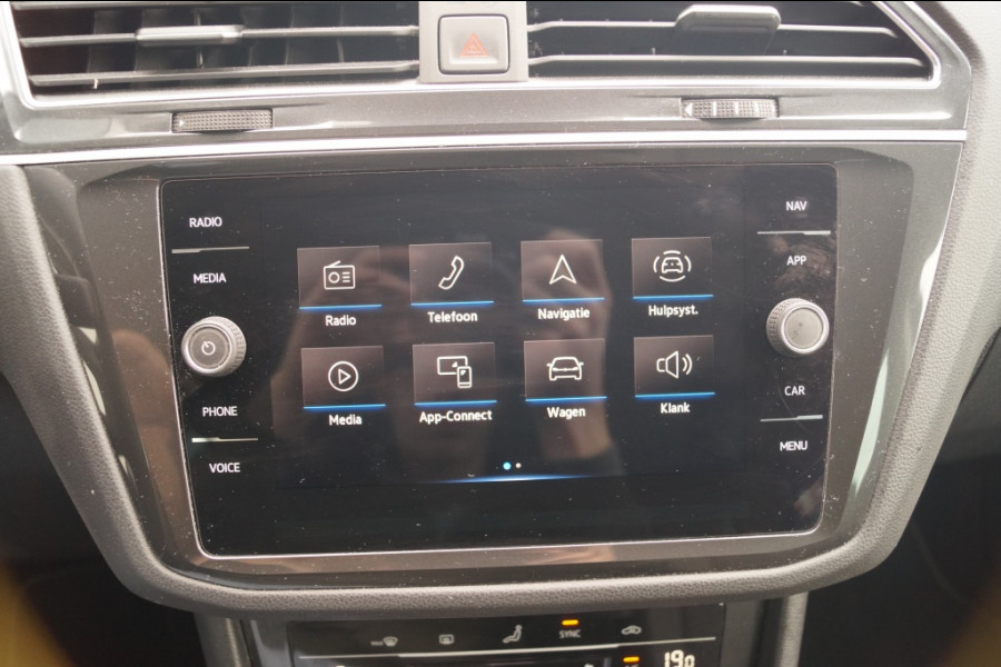 Volkswagen Tiguan 1.5 TSI 150pk DSG Life Business -LED-DIGI-ECC-TREKHAAK-
