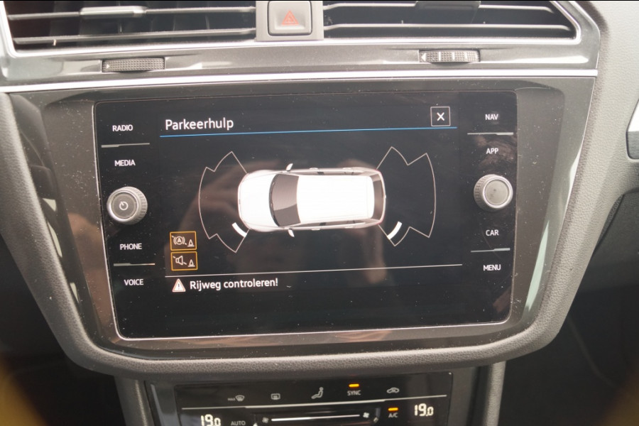 Volkswagen Tiguan 1.5 TSI 150pk DSG Life Business -LED-DIGI-ECC-TREKHAAK-