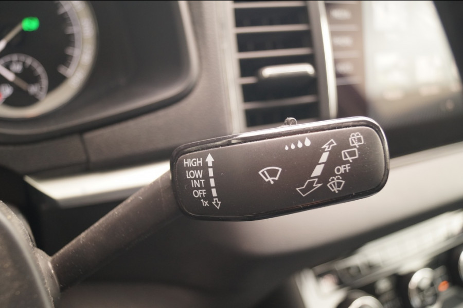 Škoda Karoq 1.5 TSI 150pk DSG Business Edition -NAVI-ECC-PDC-