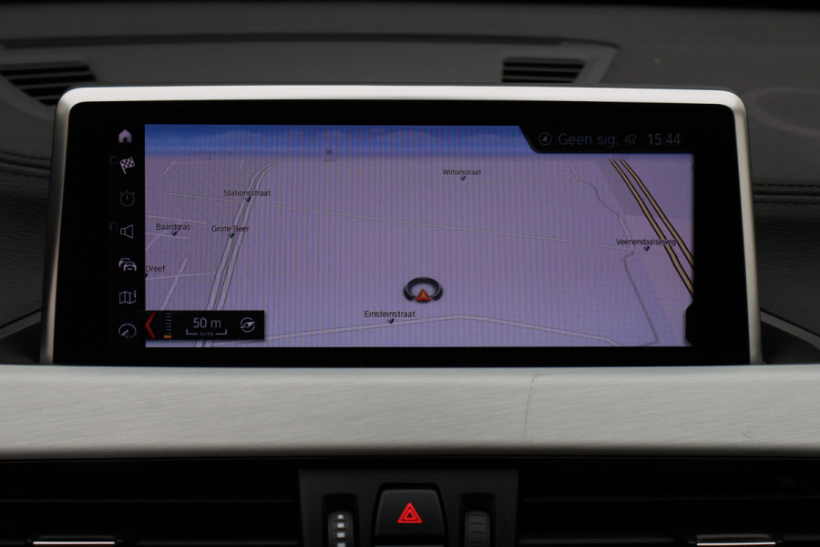 BMW X1 xDrive25e High Executive Leer, Panoramadak, Cruise, Navigatie, Bluetooth, LED, PDC, 18''