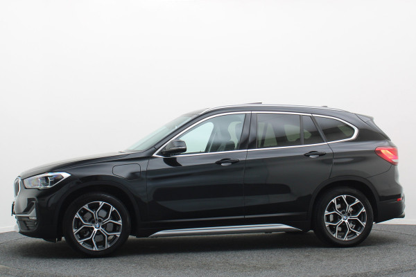 BMW X1 xDrive25e High Executive Leer, Panoramadak, Cruise, Navigatie, Bluetooth, LED, PDC, 18''