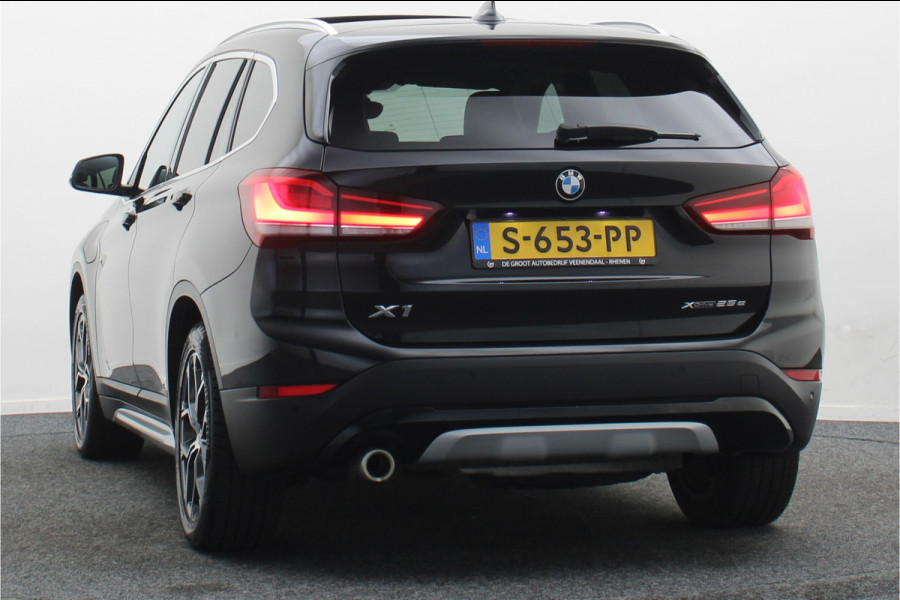 BMW X1 xDrive25e High Executive Leer, Panoramadak, Cruise, Navigatie, Bluetooth, LED, PDC, 18''
