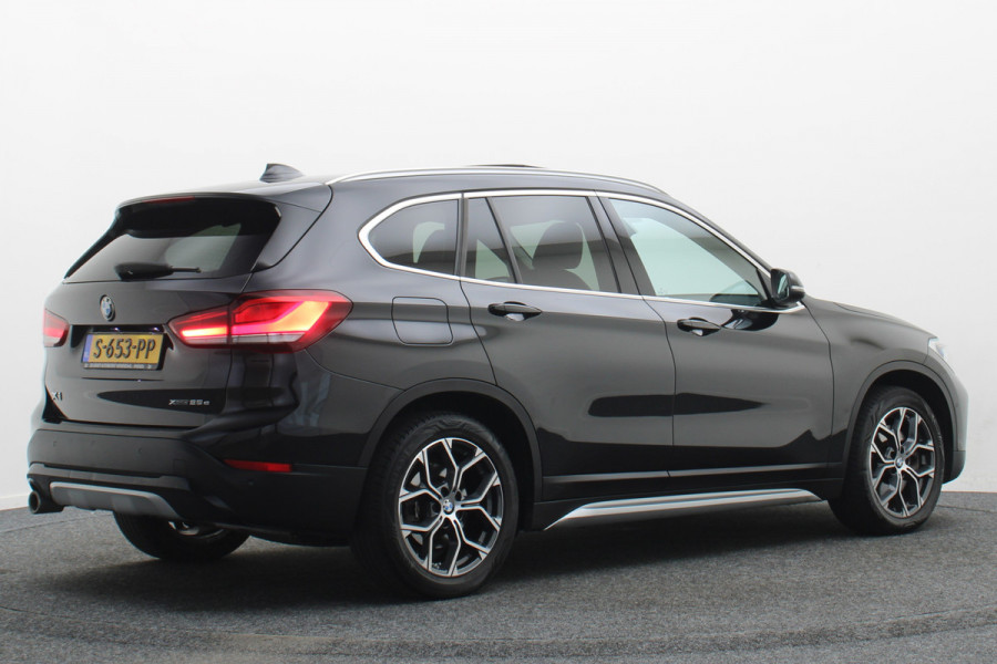BMW X1 xDrive25e High Executive Leer, Panoramadak, Cruise, Navigatie, Bluetooth, LED, PDC, 18''