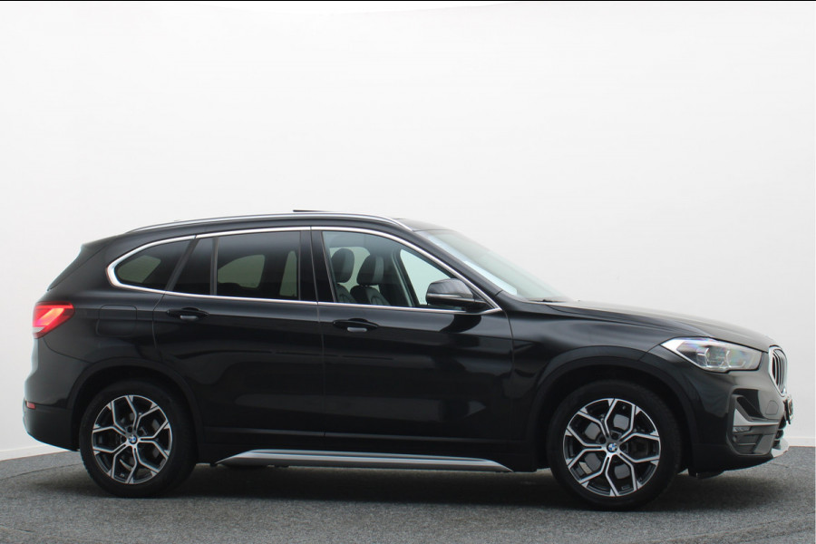 BMW X1 xDrive25e High Executive Leer, Panoramadak, Cruise, Navigatie, Bluetooth, LED, PDC, 18''