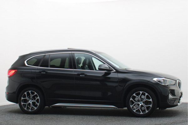 BMW X1 xDrive25e High Executive Leer, Panoramadak, Cruise, Navigatie, Bluetooth, LED, PDC, 18''
