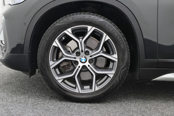 BMW X1 xDrive25e High Executive Leer, Panoramadak, Cruise, Navigatie, Bluetooth, LED, PDC, 18''