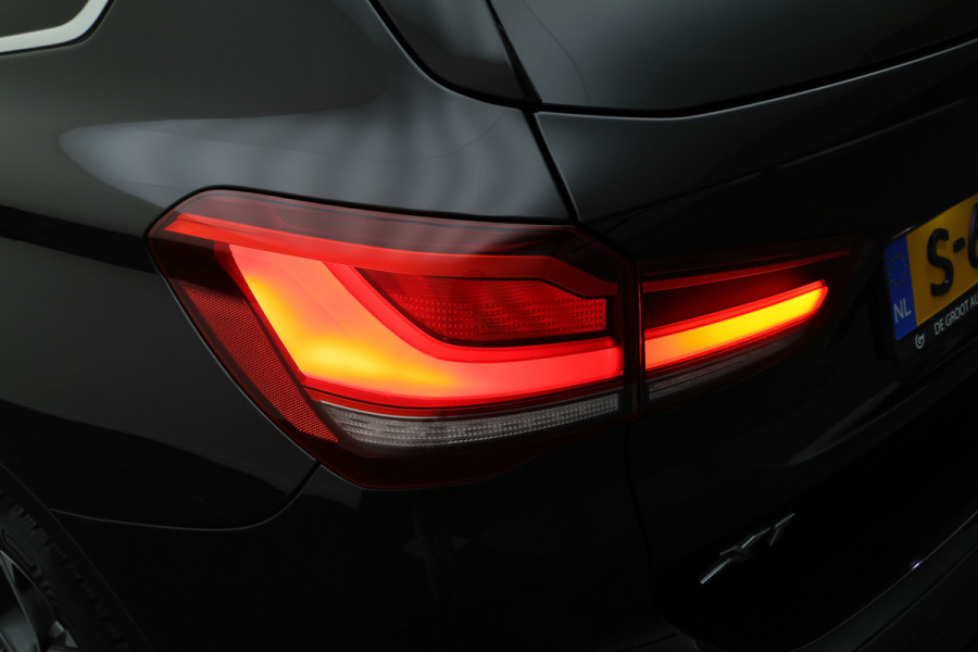 BMW X1 xDrive25e High Executive Leer, Panoramadak, Cruise, Navigatie, Bluetooth, LED, PDC, 18''