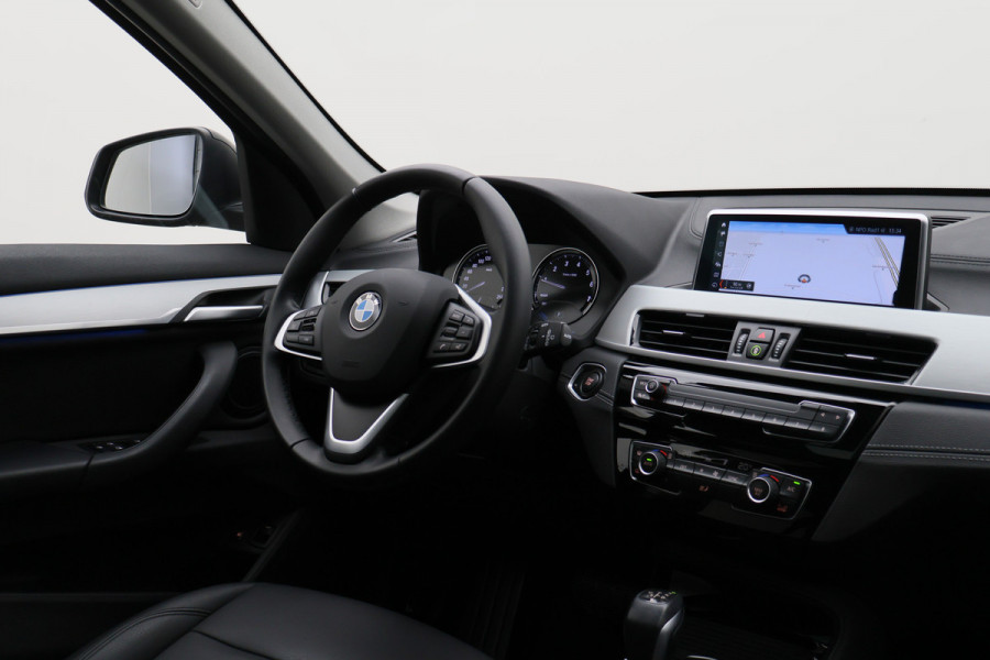 BMW X1 xDrive25e High Executive Leer, Panoramadak, Cruise, Navigatie, Bluetooth, LED, PDC, 18''