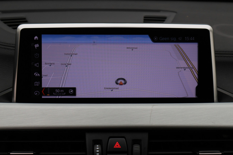 BMW X1 xDrive25e High Executive Leer, Panoramadak, Cruise, Navigatie, Bluetooth, LED, PDC, 18''