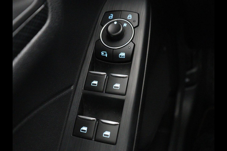 Ford Kuga 2.5 PHEV ST-Line | SOH 87,2 | Adaptive cruise | Camera | Full LED | Climate control | Dodehoek detectie | Carplay | Navi. Full map | DAB | Plug In