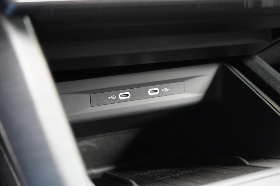 CUPRA Formentor 1.4 TSI e-Hybrid Essential | SoH 97,8% | Carplay | Navigatie | Adapt. Cruise | Sfeerverlichting | Camera