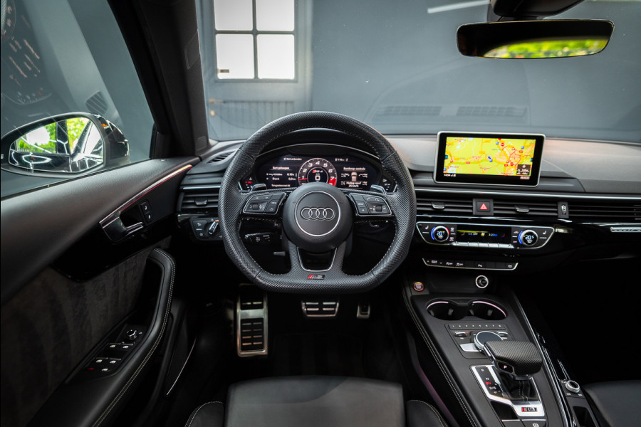 Audi A4 Avant 2.9 TFSI RS 4 quattro / Keramisch / RS Dynamic / B&O / Matrix / Keyless /